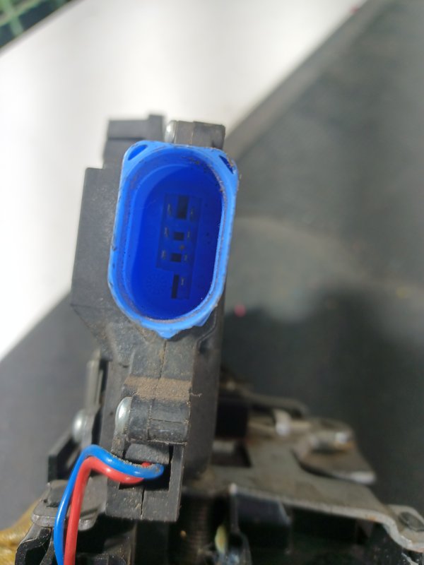 Fecho Porta VW GOLF V TRAZ ESQUERDA 7L0839015D