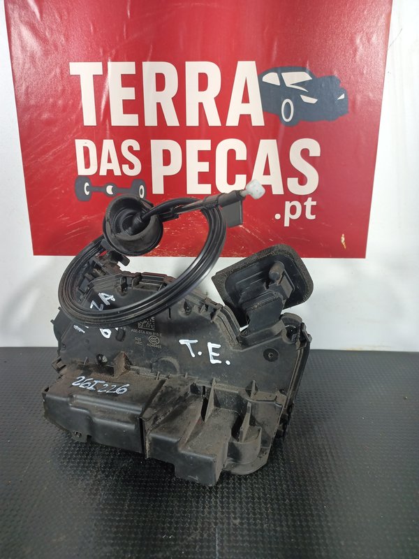 Fecho Porta SEAT IBIZA V TRAZ ESQUERDA A5E5TA839015E