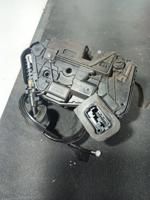 Fecho Porta SEAT IBIZA V TRAZ ESQUERDA A5E5TA839015E