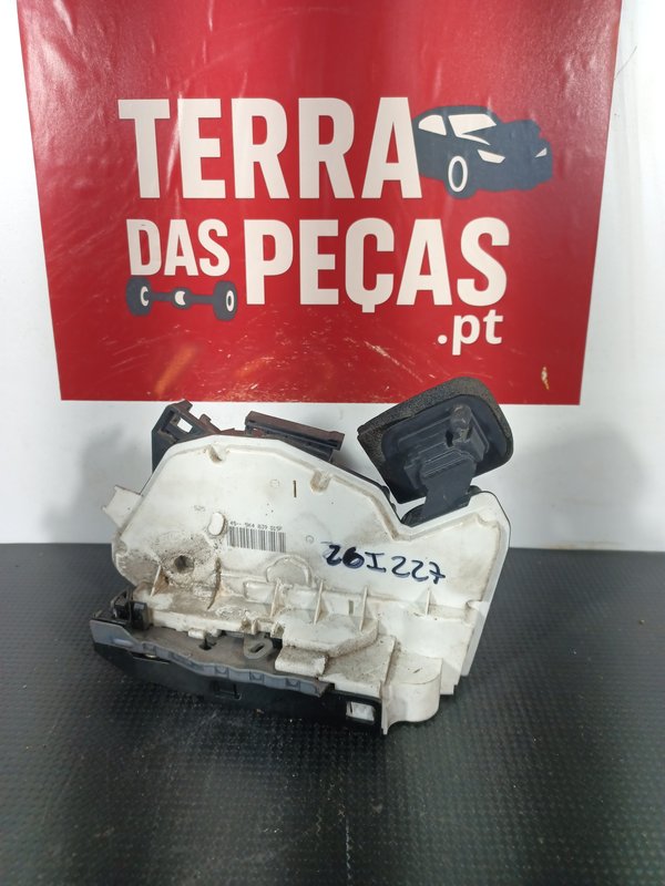 Fecho Porta VW POLO V TRAZ ESQUERDA 5K4839015R