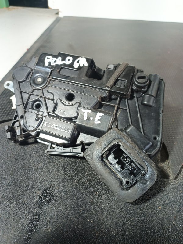 Fecho Porta VW POLO V TRAZ ESQUERDA 5K4839015R