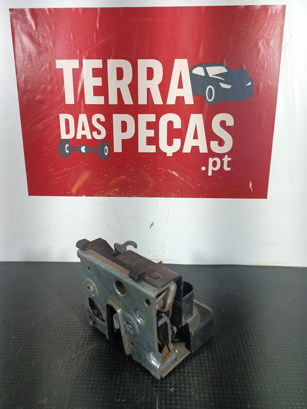 Fecho Porta AUDI A4 TRAZ ESQUERDA 4H0839015H