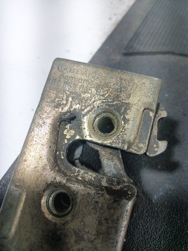 Fecho Porta VW PASSAT B3/B4 TRAZ ESQUERDA 357839015B