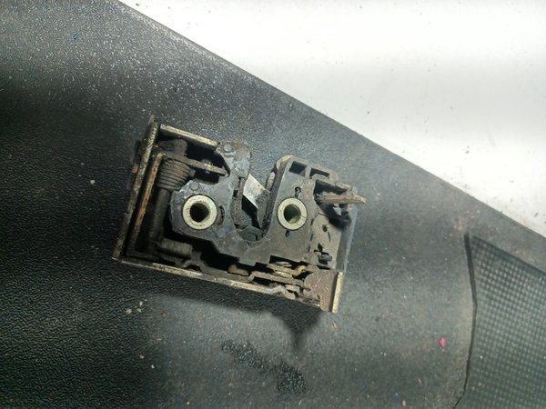 Fecho Porta VW PASSAT B3/B4 TRAZ ESQUERDA 357839015B