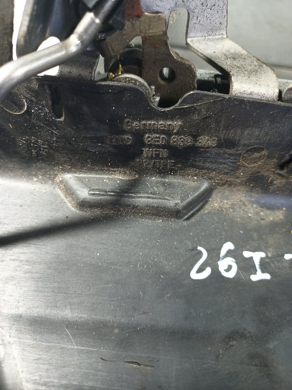 Fecho Porta AUDI A4 TRAZ ESQUERDA 8E0839849