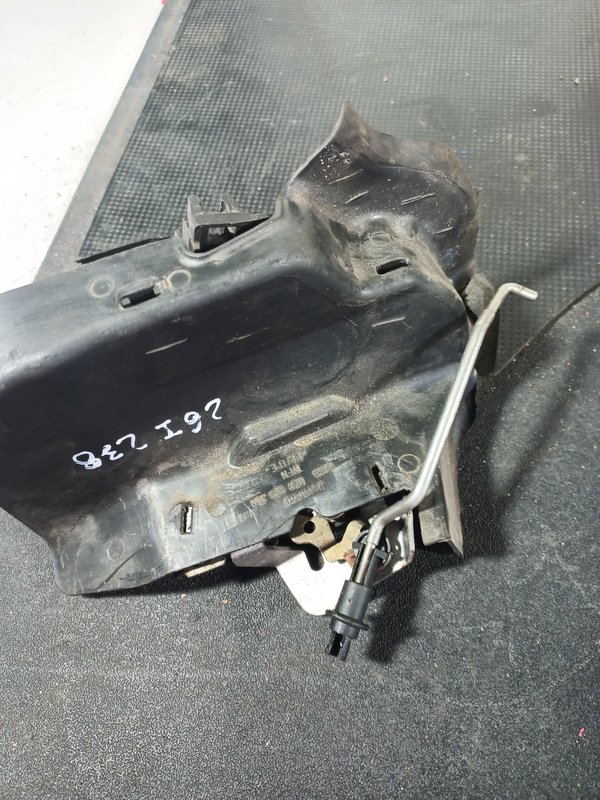 Fecho Porta AUDI A4 TRAZ ESQUERDA 8E0839849