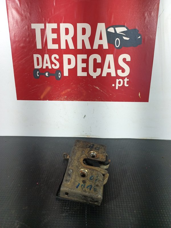 Fecho Porta AUDI 80 FRENTE ESQUERDA 893837015A