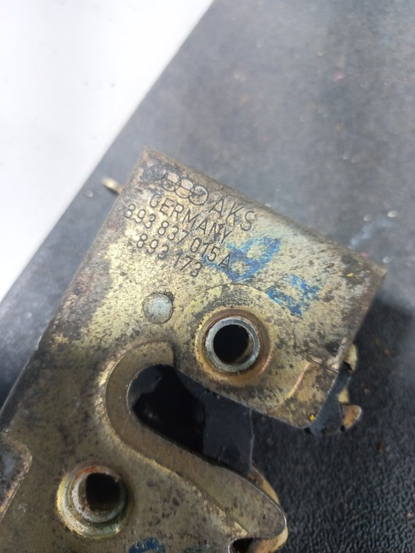 Fecho Porta AUDI 80 FRENTE ESQUERDA 893837015A