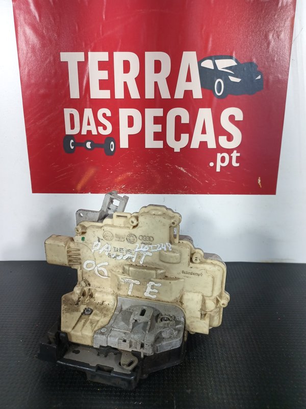 Fecho Porta VW PASSAT B6 TRAZ ESQUERDA 3C4839015A