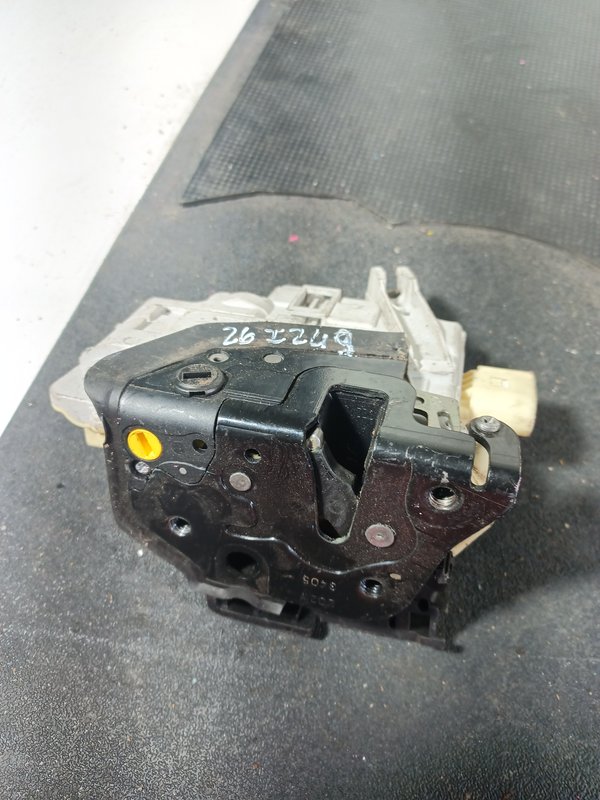 Fecho Porta VW PASSAT B6 TRAZ ESQUERDA 3C4839015A