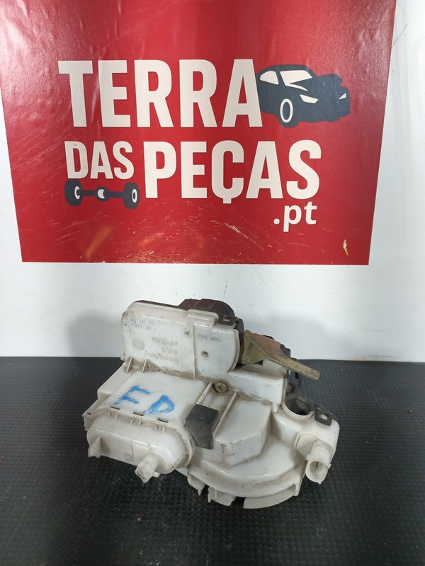 Fecho Porta VW POLO III FRENTE DIREITA 1HM862154