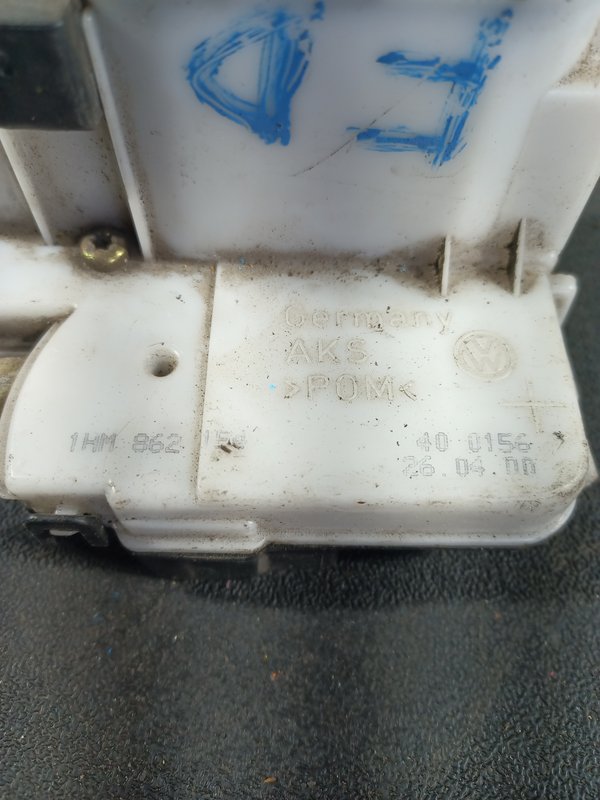 Fecho Porta VW POLO III FRENTE DIREITA 1HM862154