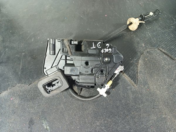 Fecho Porta VW GOLF VI / POLO FRENTE DIREITA 5K1837016B