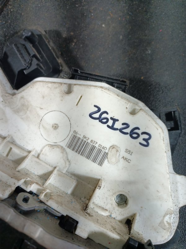 Fecho Porta AUDI A3 FRENTE DIREITA 5K2837016D