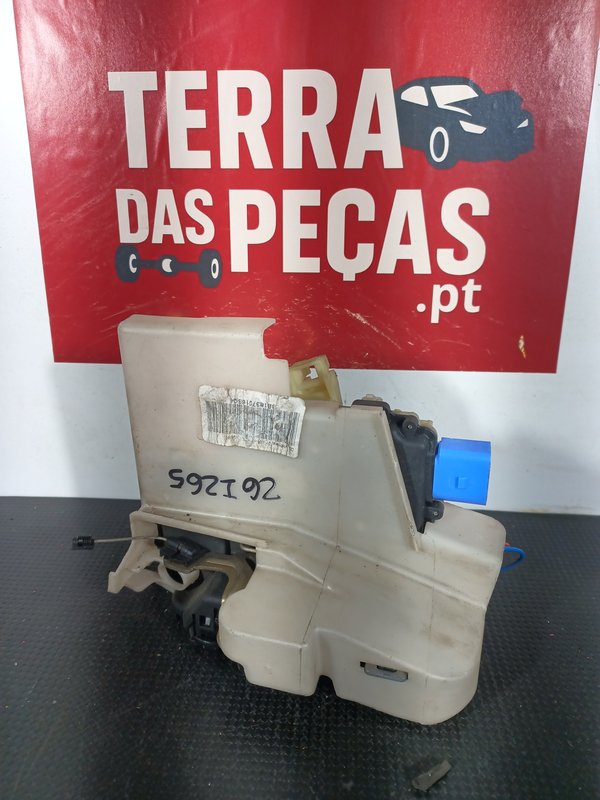 Fecho Porta VW POLO IV FRENTE DIREITA 3B1837016BQ