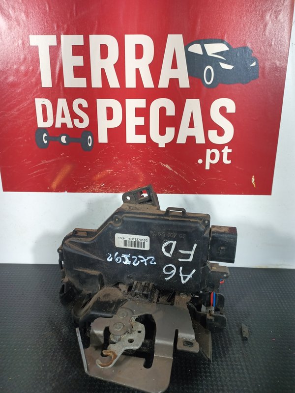 Fecho Porta AUDI A6 C5 FRENTE DIREITA 4B1837016G