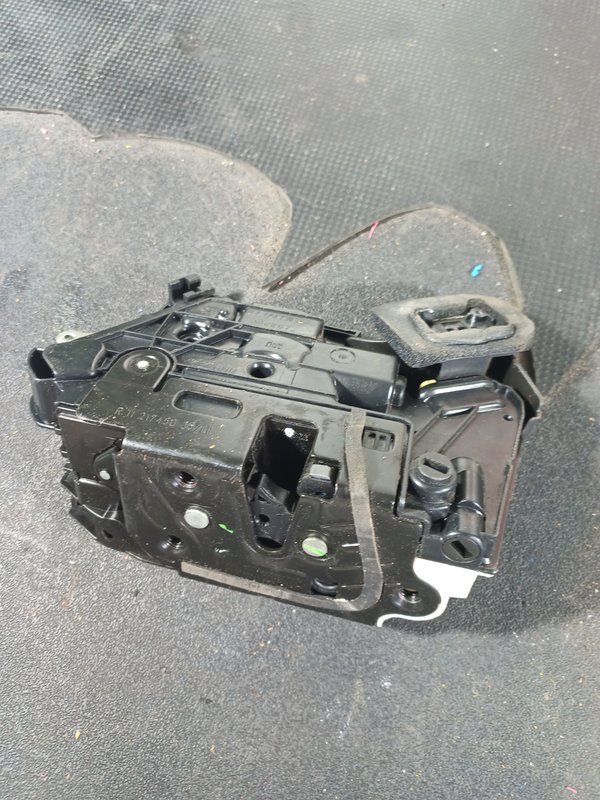 Fecho Porta VW POLO V TRAZ DIREITA 6R4839016