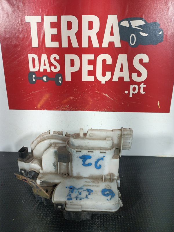 Fecho Porta VW GOLF III FRENTE DIREITA 1H0862154