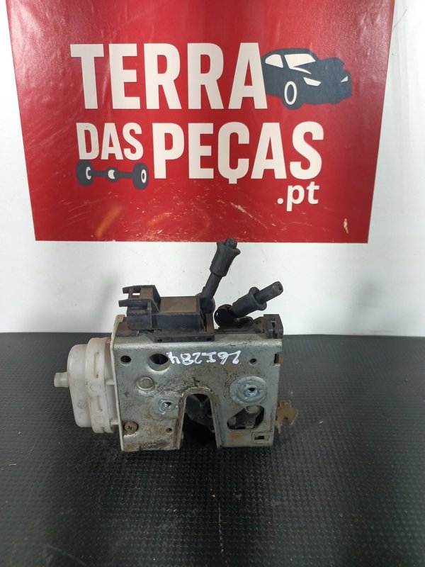 Fecho Porta AUDI A4 FRENTE DIREITA 8D1837016A