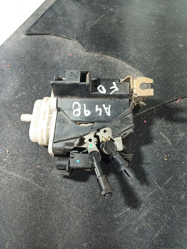 Fecho Porta AUDI A4 FRENTE DIREITA 8D1837016A