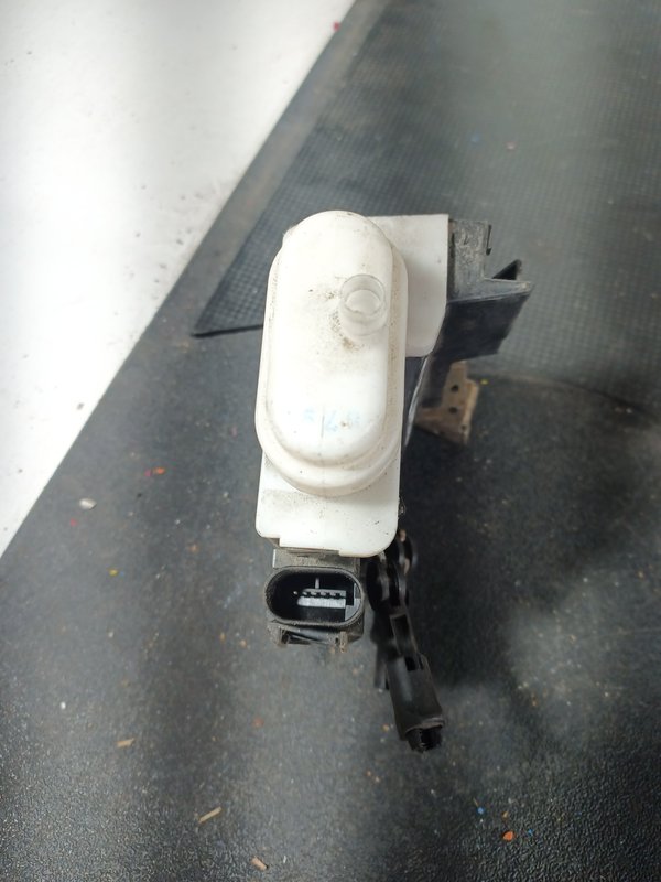 Fecho Porta AUDI A4 FRENTE DIREITA 8D1837016A