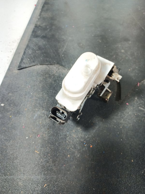 Fecho Porta AUDI A3 FRENTE DIREITA 8L1837016C