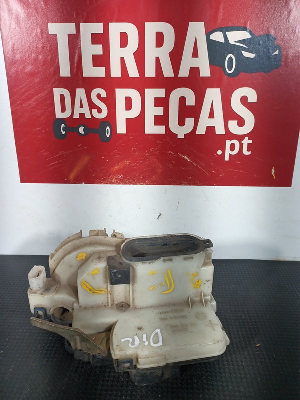 Fecho Porta VW POLO III FRENTE DIREITA 1HS862153