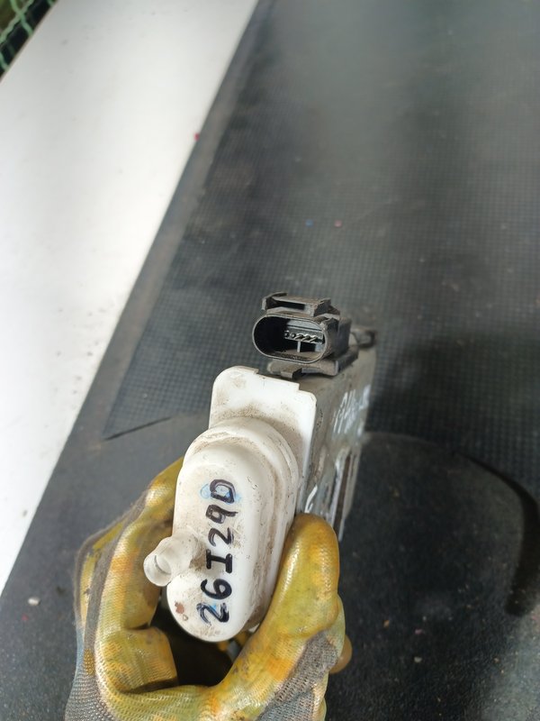 Fecho Porta AUDI A4 FRENTE DIREITA 4D1837016D