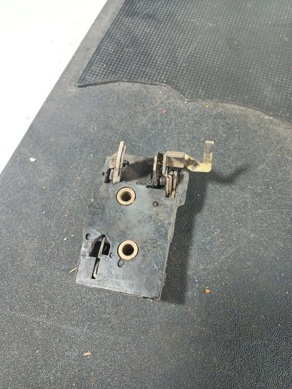 Fecho Porta VW PASSAT B3/B4 FRENTE ESQUERDA 357837015G