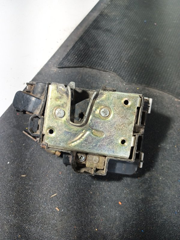 Fecho Porta SEAT IBIZA II FRENTE ESQUERDA 6K1837015