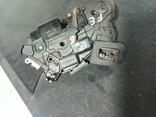 Fecho Porta VW GOLF VI FRENTE ESQUERDO 5K1837015B