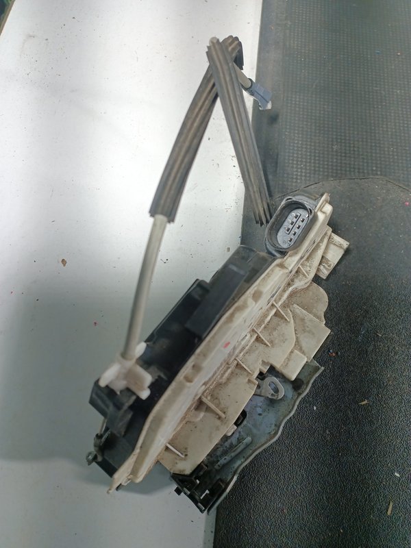 Fecho Porta SEAT IBIZA IV FRENTE ESQUERDA 5N1837015C