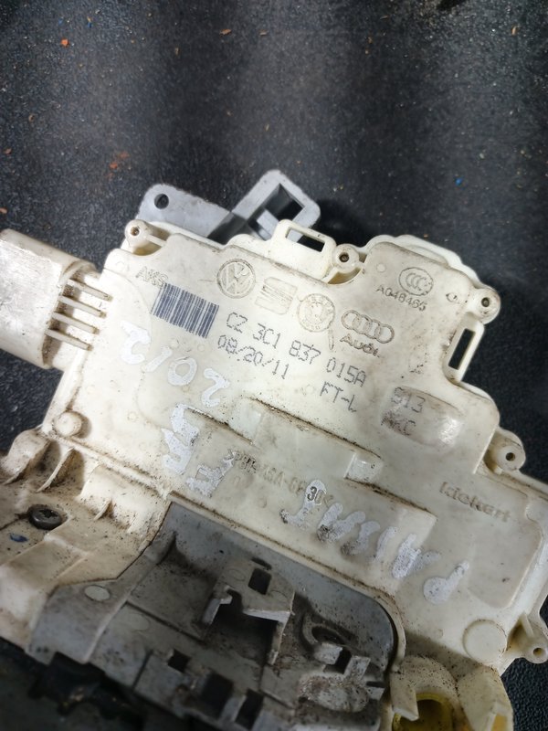 Fecho Porta VW PASSAT B6 FRENTE ESQUERDA 3C1837015A