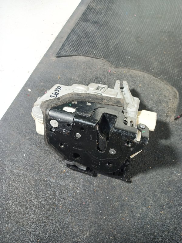 Fecho Porta VW PASSAT B6 FRENTE ESQUERDA 3C1837015A