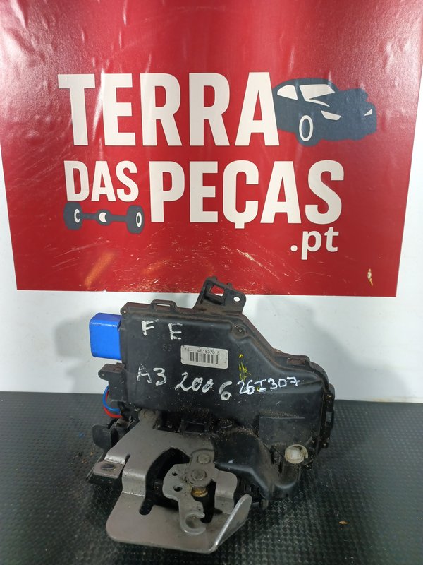 Fecho Porta AUDI A3 FRENTE ESQUERDA 4E1837015