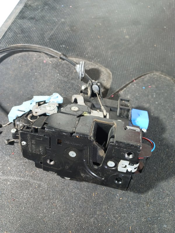 Fecho Porta VW CADDY III FRENTE DSQUERDA 3D1837015AS
