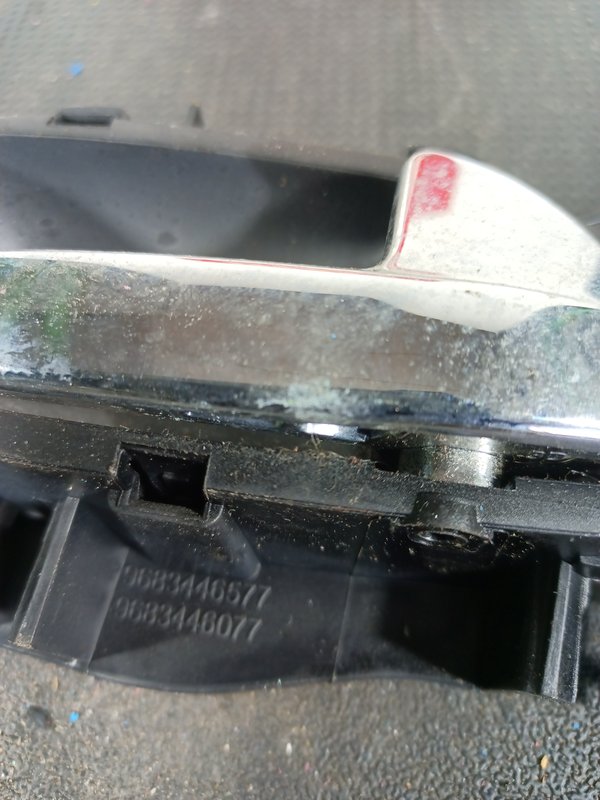 Puxador CITROEN C3 II 9683446577