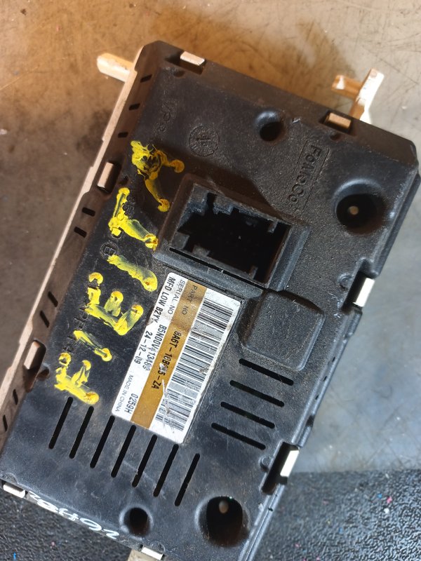 Display Radio FORD 8A6T18B955ZA