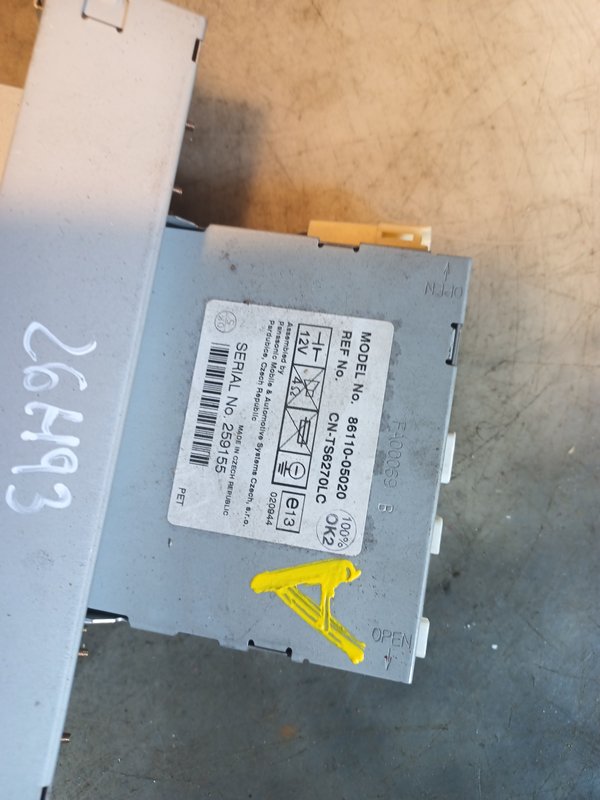 Display Radio TOYOTA 8611005020