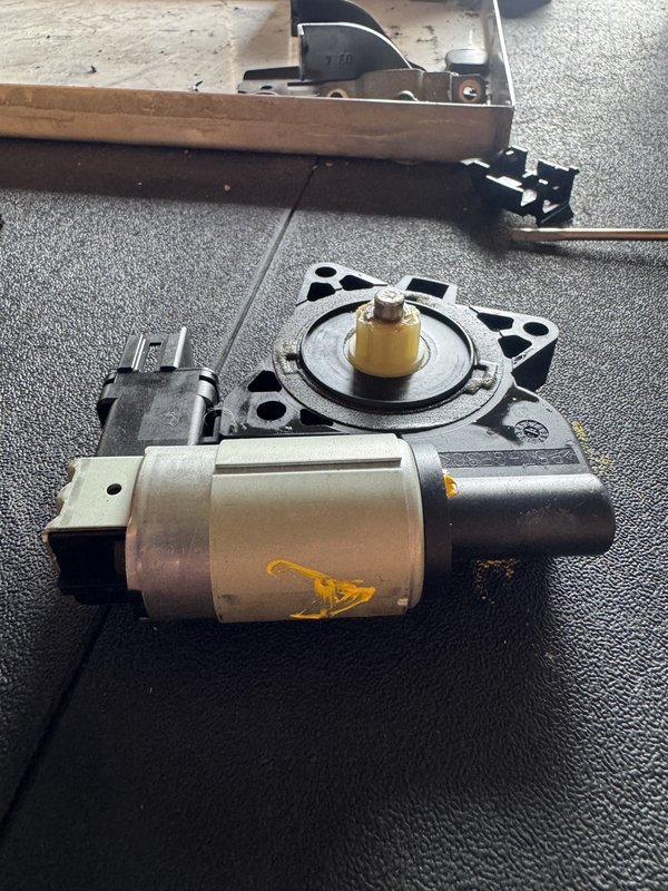 Motor Elevador Mazda 6 F.E. GJ6A5958X