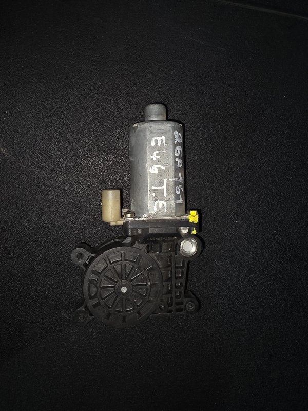 Motor elevador BMW E46 Traseiro Esquerdo 67683630660