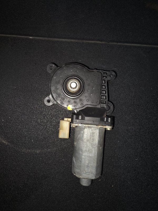 Motor elevador BMW E46 Traseiro Esquerdo 67683630660