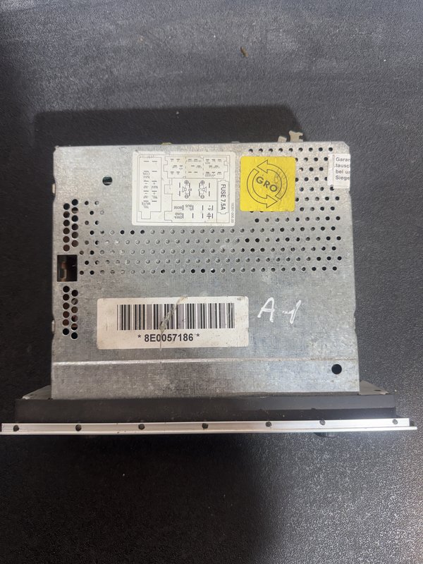 Radio Audi A4 B7 8E0057186X