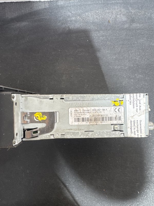 Radio Audi A4 B7 8E0057186X