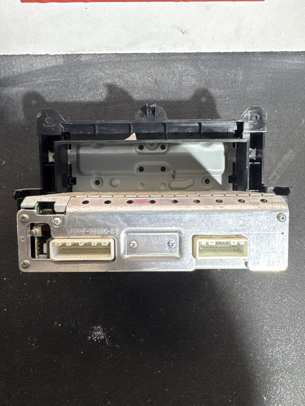Radio Renault Twingo III 281153690R