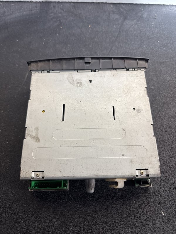 Leitor de cd Renault Megane II 8200084437A