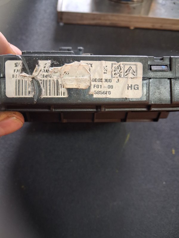 BSI PSA Citroen F01-00 9650585680