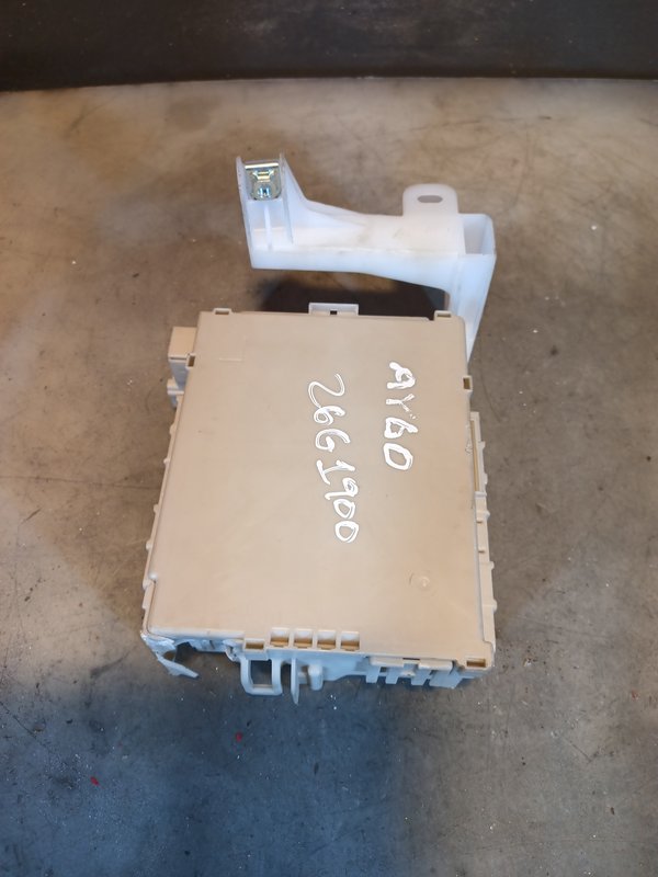 BSI CAIXA FUSIVEIS TOYOTA 827300H030A