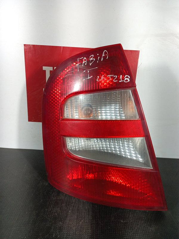 Farolim Trazeiro SKODA FABIA I ESQ 6Y6945111B