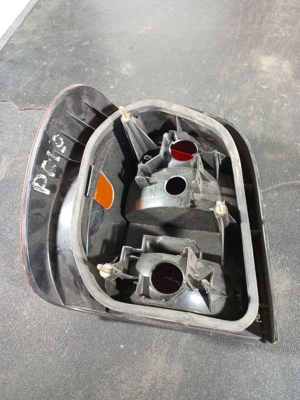 Farolim Trazeiro VW POLO III DIR 6N0945096A